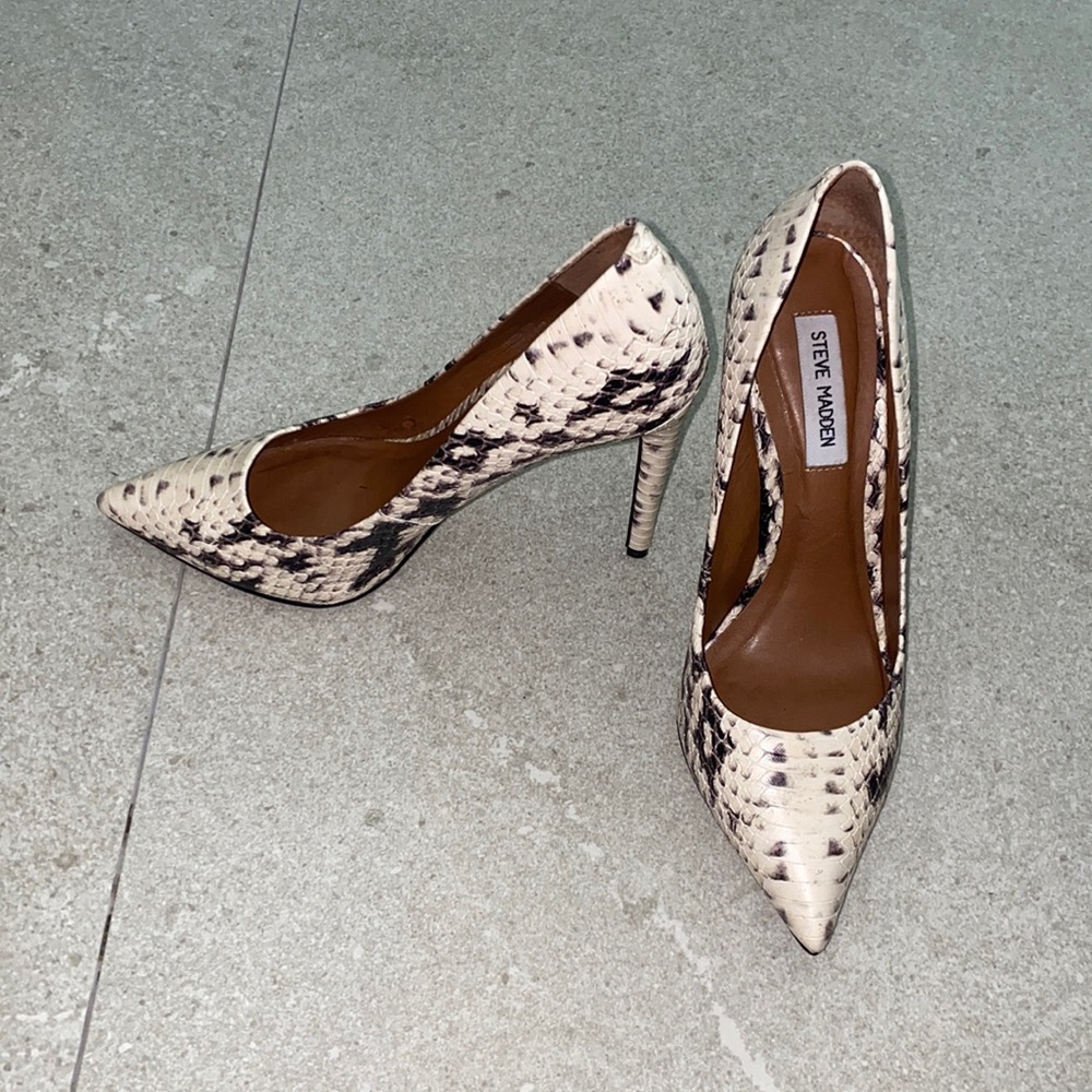 Steve Madden Proto Natural Snake Size 9